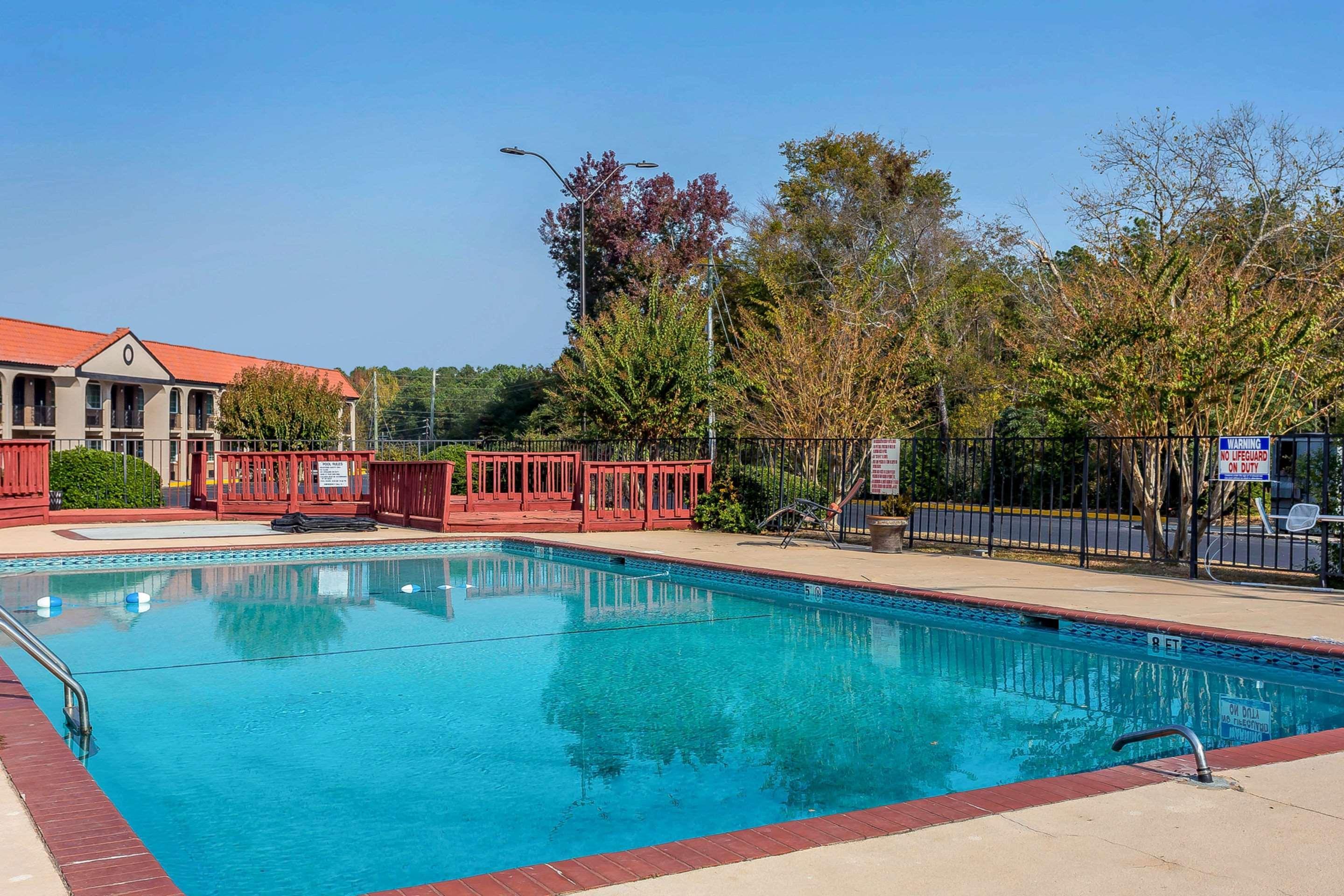 Quality Inn Forsyth Near Ga Public Safety Training Center Luaran gambar